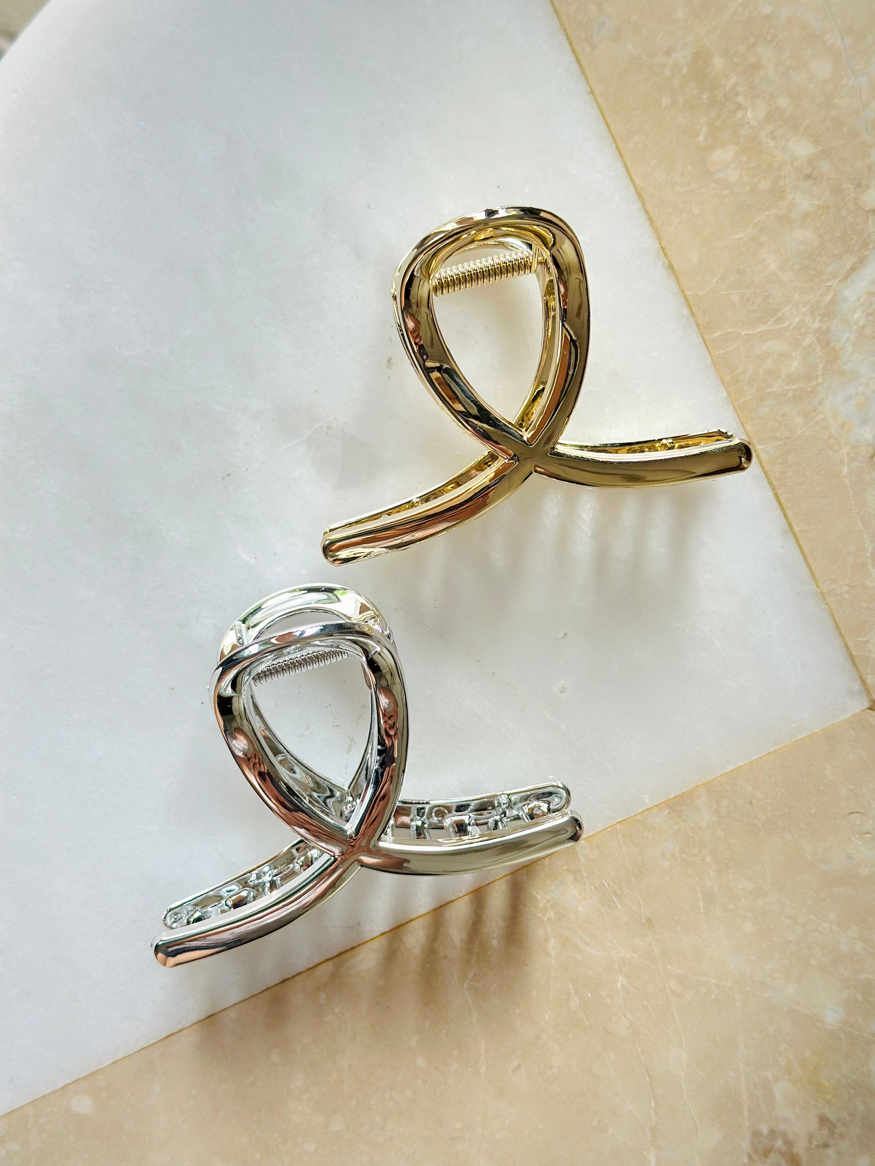 Metallic Knot Claw Clip