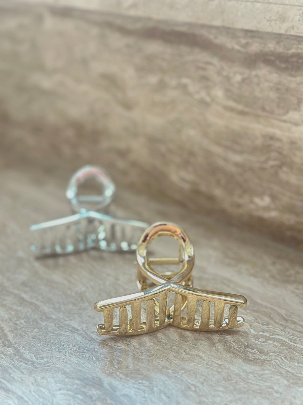 Metallic Knot Claw Clip