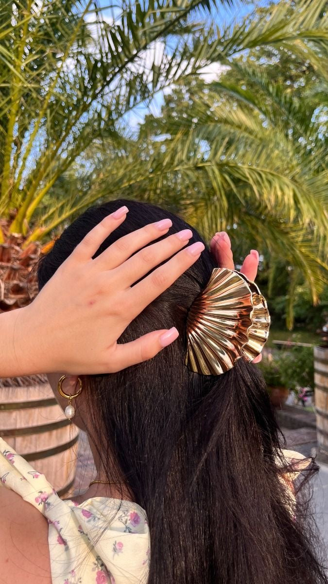 Metallic Shell Claw Clip